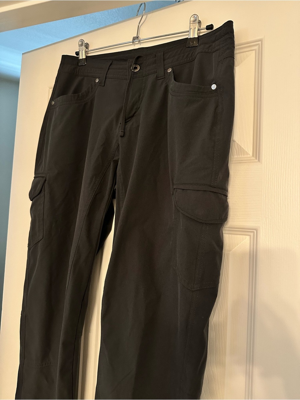 Kuhl Women's Freeflex Roll Up Cargo Pants Size 8 32 Inseam Koal - Picture 3 of 8